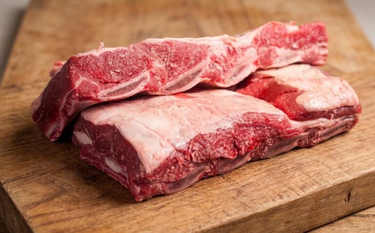 Short ribs op plank Vleesch van de weij